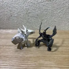 【最終値下げ】ポケモン　モンコレフィギュア　レシラム・ゼクロム　セット⑤