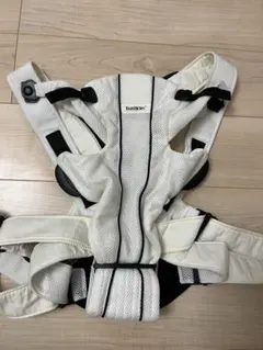希少カラー　BABYBJÖRN ベビービョルン抱っこ紐　白 赤ちゃん ベビー