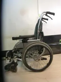 104：MATSUNAGA　車椅子 折りたたみ式　中古　★引取希望　埼玉県所沢市 104：MATSUNAGA 車椅子 折りたたみ式 中古 ☆引取希望 埼玉県所沢市