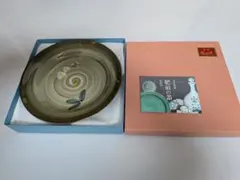 有田焼　備前の器　皿　 渦巻き模様 花の装飾　直径約22cm 高さ約4cm