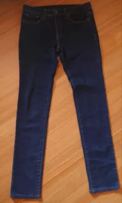 GU ストレッチスキニージーンズ