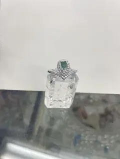 Swarovski トライアングルカット クリスタル リング シルバーカラー 