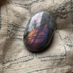 パープルラブラドライト　　タンブル　約50×31mm