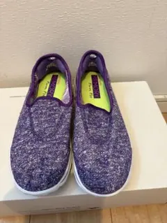 SKECHERS スリッポン スニーカー パープルのサムネイル