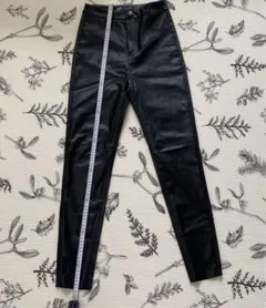 ZARA フェイクレザー レギンスパンツ EUR XS ブラック