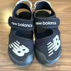 new balance 黒 サンダル　つま先保護　17㎝のサムネイル