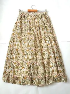 テチチテラス　ワイドパンツ　ペイズリー　小花柄