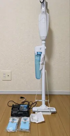 Makita スティッククリーナー＜CL107FD＞スタンド付