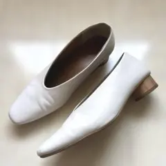 ホワイト　レザー風　ローヒールパンプス　Lサイズ