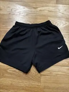 Nike 黒 ハーフパンツ