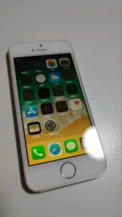Apple iPhone SE シルバー 本体 - メルカリ