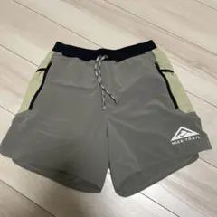 Nike Trail ショートパンツ グレー/カーキ