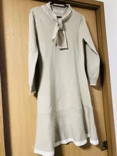 tocco closetリボン付きベージュニットワンピース
