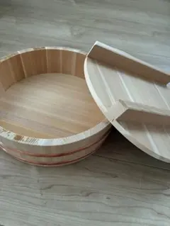 愛桐のタガ埋め込み式お櫃 貴重品 お値打ち物です。3合用。