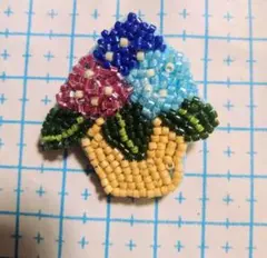 ハンドメイドビーズ刺繍ブローチ 紫陽花