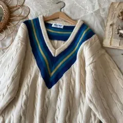 ケーブルラインニット