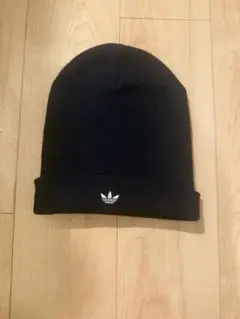 adidas トレフォイル ニット帽 ビーニー ブラックのサムネイル