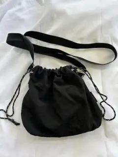 ショルダーバック　黒　巾着　ミニショルダーバッグ
