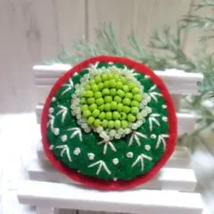 玉サボテンブローチ17 ハンドメイド　フェルトブローチ