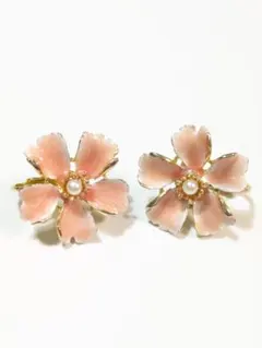 花型イヤリング ピンクとゴールド
