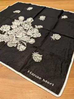 ６月末まで特別価格！Hanae Mori　ヴィンテージ バラ柄 ハンカチのサムネイル