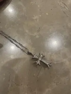 ホワイトゴールド クロス型 ペンダント ネックレス