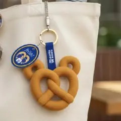 海外限定　ミッキー　プレッツェル　キーホルダー　チャーム　ディズニーのサムネイル