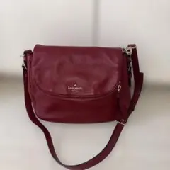 とても美品の、しっかりした皮のケイトスペードのショルダーバックです。