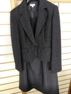 ブラック ジャケットとドレスのセット