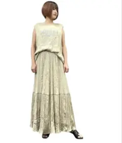 新品タグ付き♡ayane♡サテン地♡波なみプリーツロングスカート 834604のサムネイル