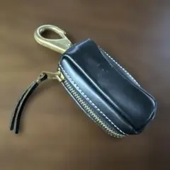 レザーキーケース 黒 ゴールドジッパー
