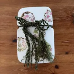 お香入れ 陶器 蓋物 花柄 緑紐付き