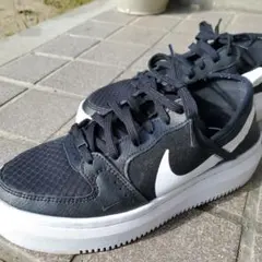 NIKE厚底スニーカー