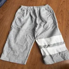 グレー ハーフパンツ ホワイトストライプ