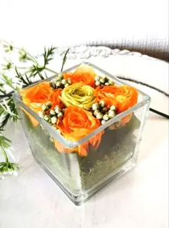 ♪お値下げしました・オレンジと緑のプリザーブドフラワーボックス・アレンジメント
