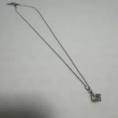 立方体型ストーンのチェーンネックレス