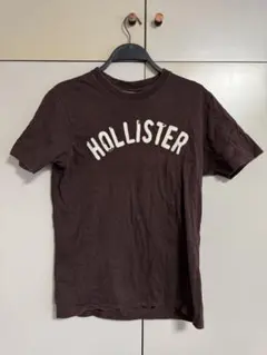 【Hollister】ホリスター 刺繍ロゴ Tシャツ ブラウン Sサイズのサムネイル