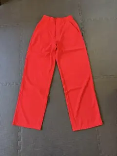 フーズフーギャラリー w.w.g 赤パンツ