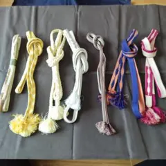 伝統的な多色房付き帯締め