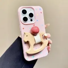 ピンクのドット木馬模様 iPhone16Proケース スマホスタンド