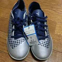 プーマ　サッカーシューズ　左右サイズ違い右21.5左