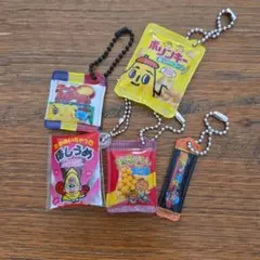 ビックリマンキーホルダー5種類セット ビックリマンチョコ キーホルダー ボールチェーン - メルカリ