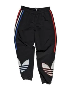 【Snow Man 目黒蓮着用 adidas トリコロール 赤 青パンツ