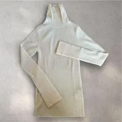 未使用 HUMAN WOMAN ウール100% タートルネックセーター