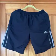 アディダス【adidas】 ハーフパンツ M ブラック サイドライン