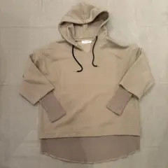 トークアバウトラブ プルオーバーパーカー ベージュ