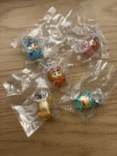 【おまけ付き】クレヨンしんちゃん みんなでくまパジャマめじるしアクセサリーコンプ