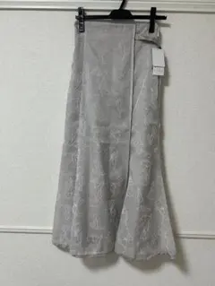 マジェスティックレゴン♡タグ付き新品 花柄オーガンジー フレアスカートのサムネイル