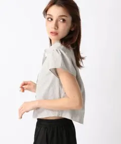 Forever 21 ストライプクロップドシャツのサムネイル