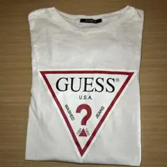 GUESSのTシャツ